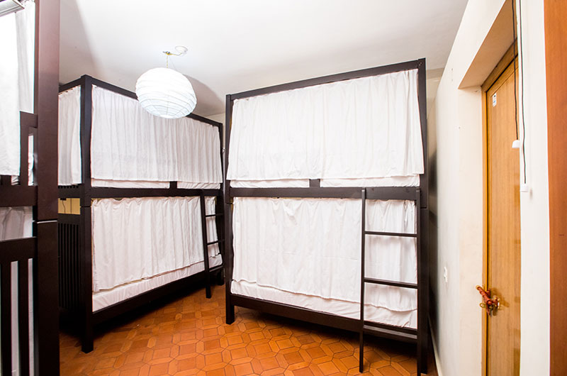 4 Bed Premium Mixed Dormitory at Hibernest - Kalpetta